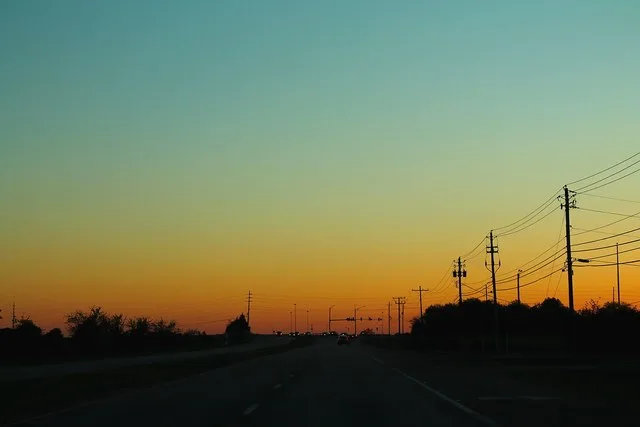 Madison Boulevard West Approaching County Line Road Dusk