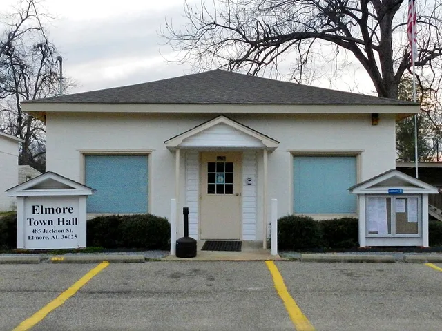 This is a photograph of the town hall in Elmore, Alabama.