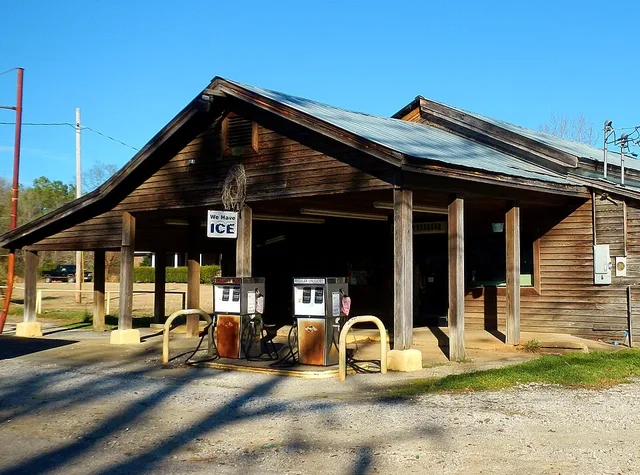 This is a photograph of the general store in Gordonville, AL.