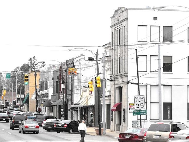 Buildings on Gunter Avenue in Guntersville, Alabama , part of the National Register of Historic Places -listed Downtown Guntersville Historic District