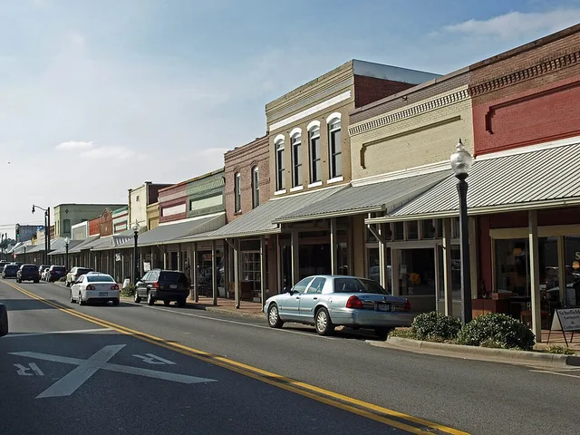 Buildings on the 100 block of Main Street in Hartselle, Alabama , part of the Hartselle Downtown Commercial Historic District