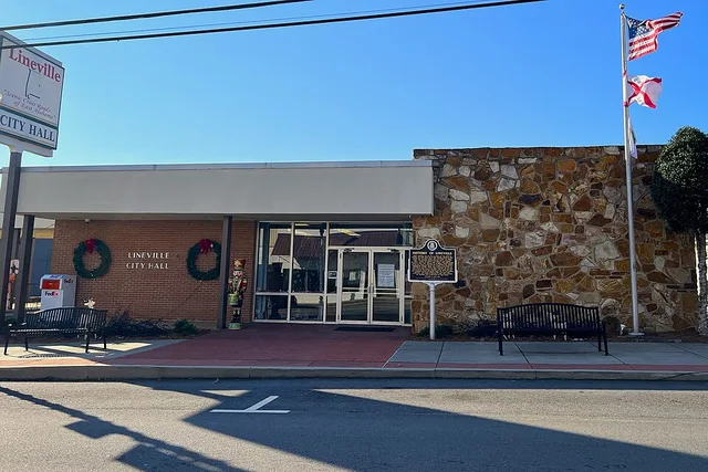 This is a photograph of city hall in Lineville, Alabama.
