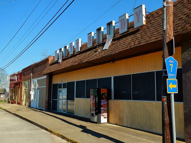 This is a photograph of Newville in Henry County, Alabama.