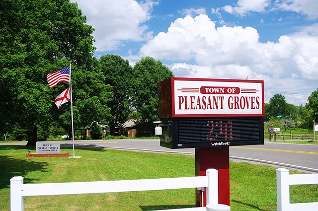 Sign in Pleasant Groves, Alabama, United States.
