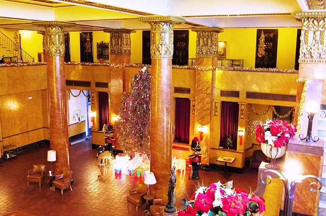 Lobby of Gadsden Hotel, in Douglas, Arizona. https://www.flickr.com/photos/macandliz/2147780963/ Uploaded on December 29, 2007 by jmuhles