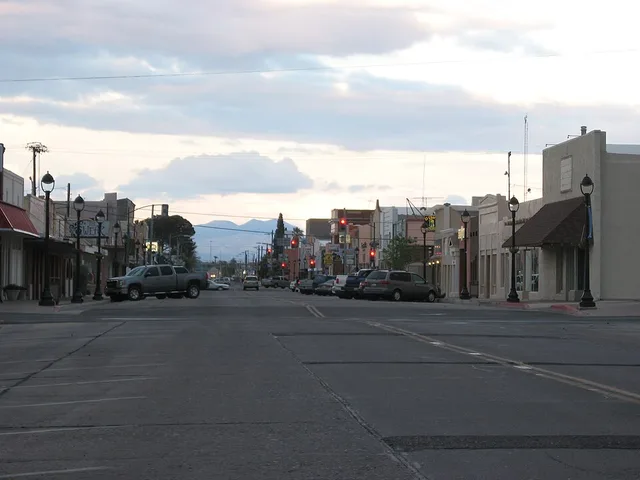 Safford (Western Apache: Ichʼįʼ Nahiłtį́į́[3]) is a city in Graham County, Arizona, United States. According to 2005 Census Bureau estimates, the population of the city is 8,932.[...