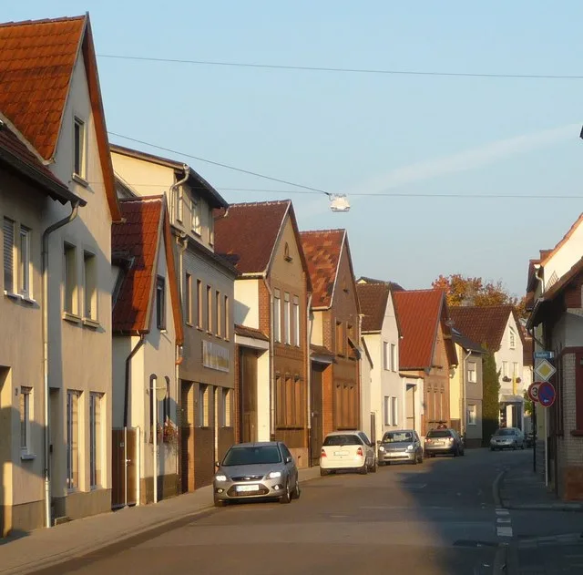 Schmale "Breite Straße"