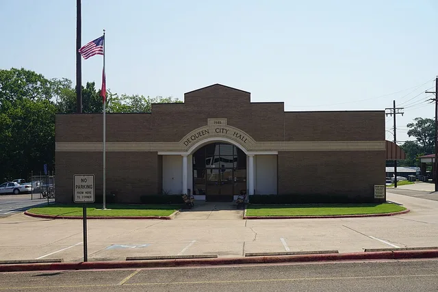 De Queen City Hall in De Queen , Arkansas ( United States ).