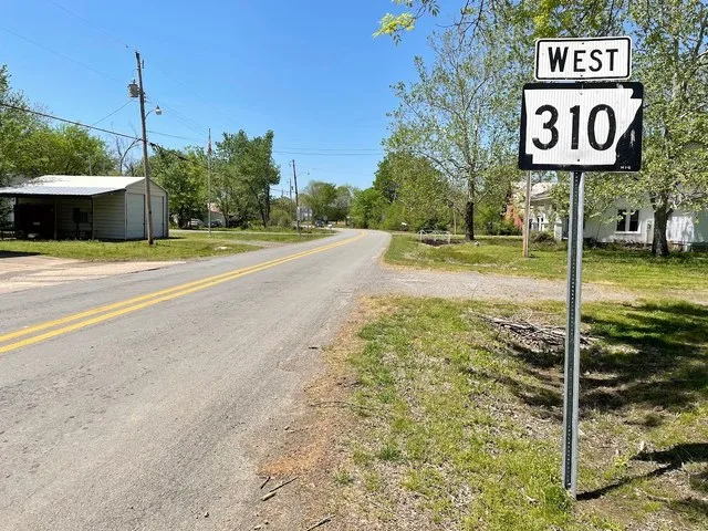 A picture of Arkansas Highway 310 at the intersection of AR 107 in Enola, AR.