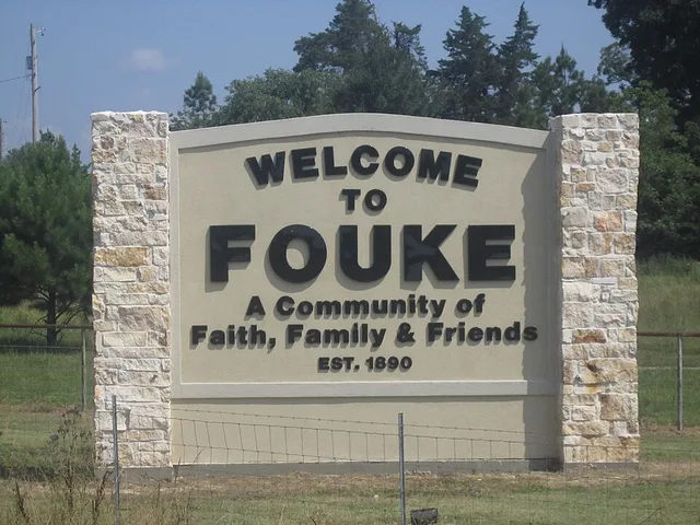 I took photo with Canon camera on June 9, 2012, in Fouke, AR. Billy Hathorn ( talk ) 02:57, 28 June 2012 (UTC)