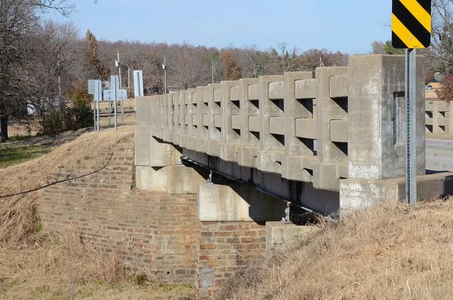 Hackett Creek Bridge, Highway 45 over Hackett Creek Hackett