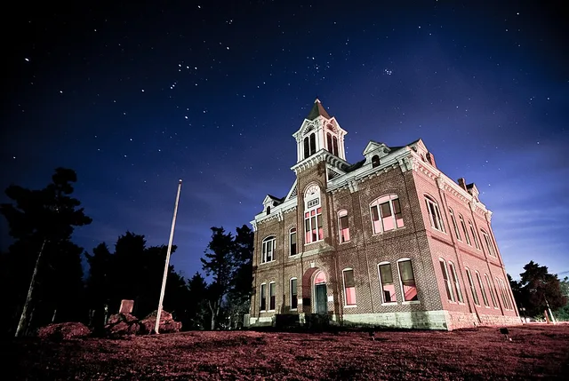 Photo of Powhatan Courthouse in Spring of 2011.