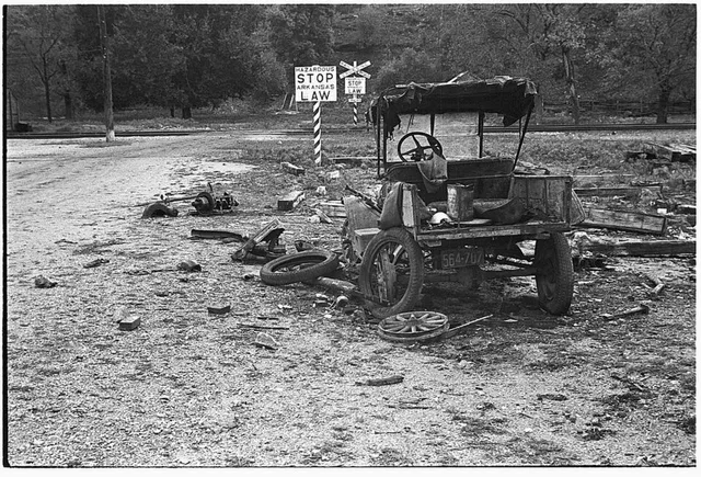 Scene outsided Zinc, Arkansas, deserted mining town Farm Security Administration - Office of War Information Photograph Collection (Library of Congress)