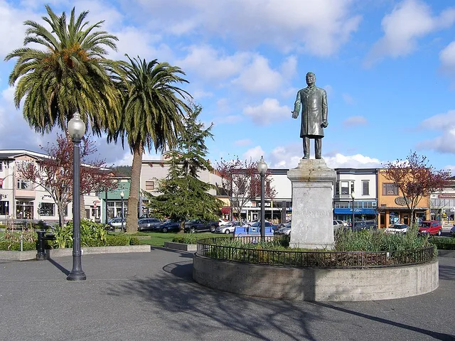 Statue of President William McKinley, by Haig Patigian (1906), Arcata Plaza, Arcata, California, March 7, 2006.