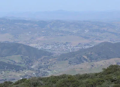 Town of en:Buellton, California , as seen from near en:Gaviota Peak , Santa Ynez Mountains , in en:Gaviota State Park . Photograph by Antandrus , August 6, 2002