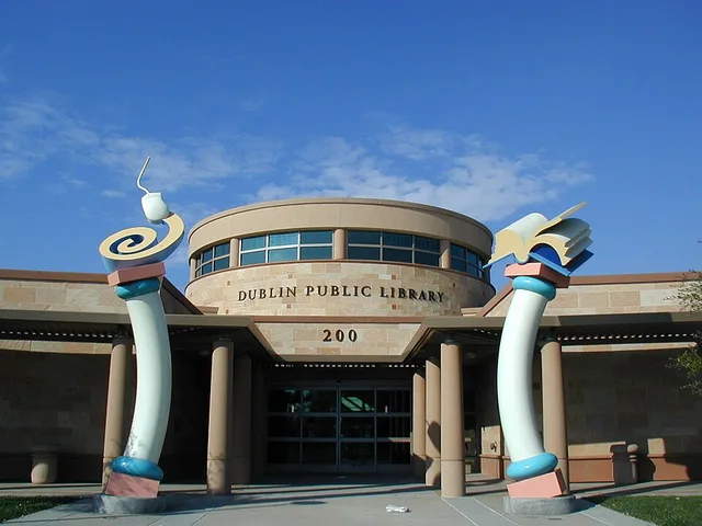 Photo by Rich Walker This is a photo of the public library in en:Dublin, California .