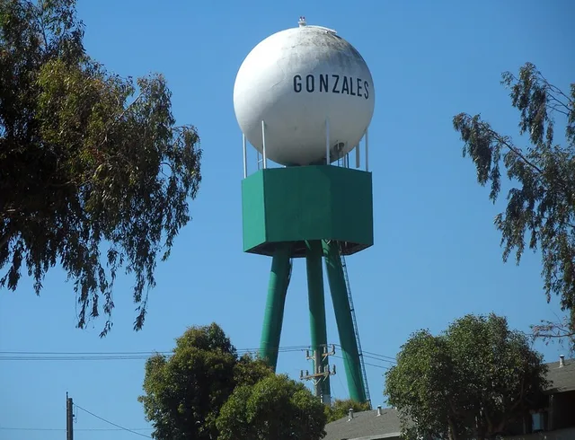 The water tower serving the city of Gonzales .