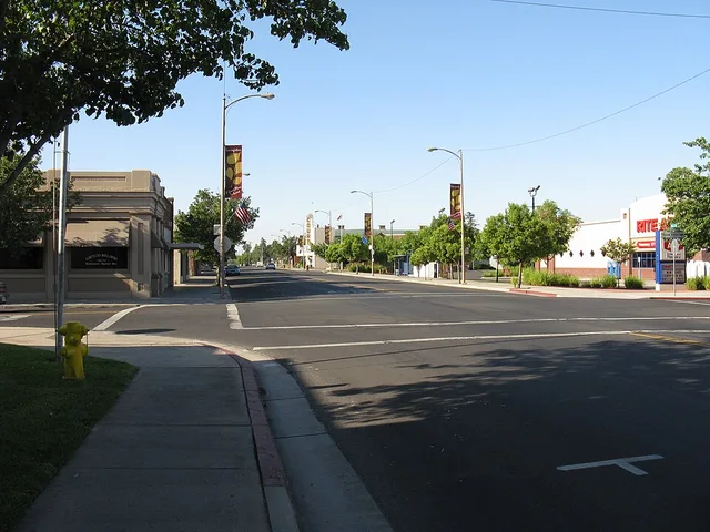 Looking south down the main Street in Livingston, California.