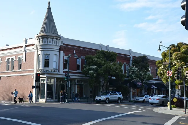 La Cañada Building, Los Gatos. Year 2016