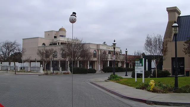 South Sierra Avenue in Oakdale, CA.