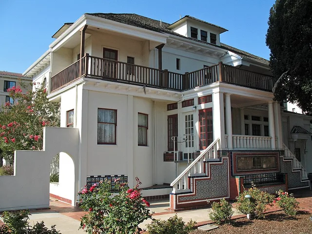 Registered Historic Places in Alameda County, California. Casa Peralta, 384 W. Estudillo Ave, San Leandro, California, USA. Photographed 2008-08-17 from near the northeast corner...