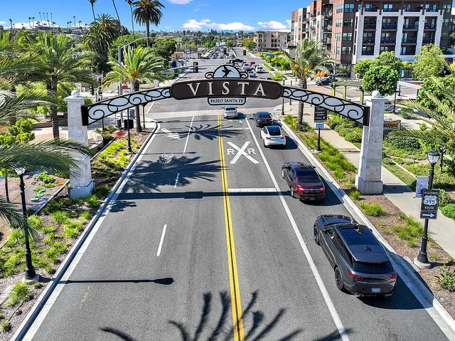 Photograph of the Vista Gateway Arch at S Santa Fe Ave and Main St near downtown Vista, CA