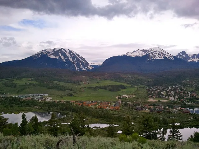 A view of Silverthorne, Colorado, from atop a nearby mountain