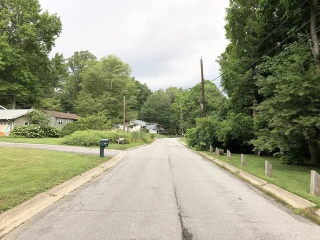 View northwest along Sunset Lane between Veale Road and April Lane in Ardencroft, New Castle County, Delaware