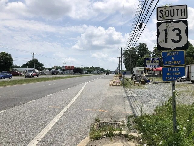 View south along U.S. Route 13 (DuPont Boulevard) at Delaware State Route 42 (Fast Landing Road/Main Street) in Cheswold, Kent County, Delaware