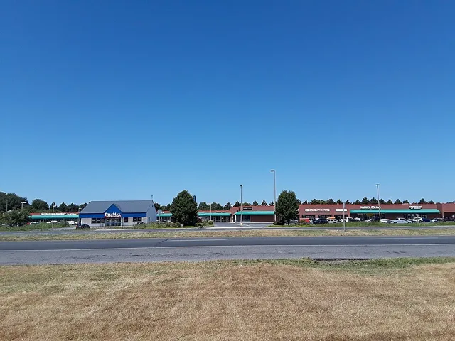 Shopping center along the southbound lanes of US 13 in Delmar, Delaware.