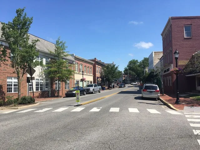 Northbound Walnut Street at the intersection with Park Avenue in Milford, Delaware