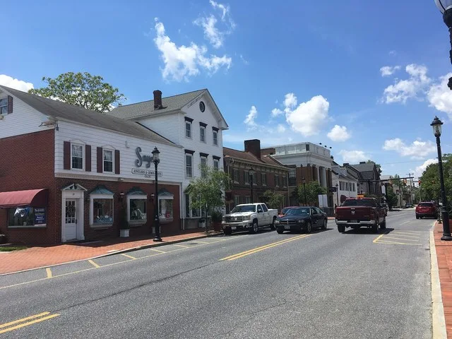 Northbound Main Street approaching the intersection with Commerce Street in Smyrna, Delaware