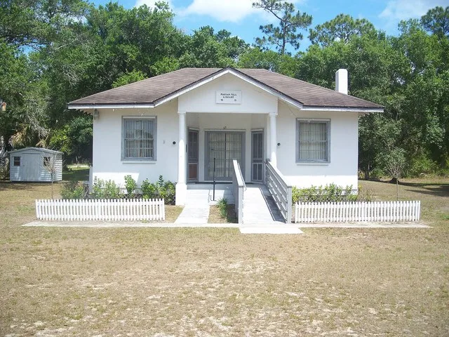Fellsmere, Florida : Marian Fell Library