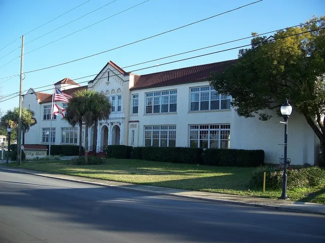 Frostproof, Florida : Old Frostproof High School , now city hall