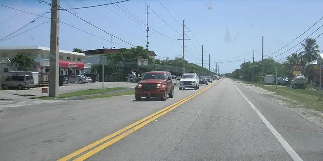 A picture taken in the middle of Layton, Florida, looking south along US-1.