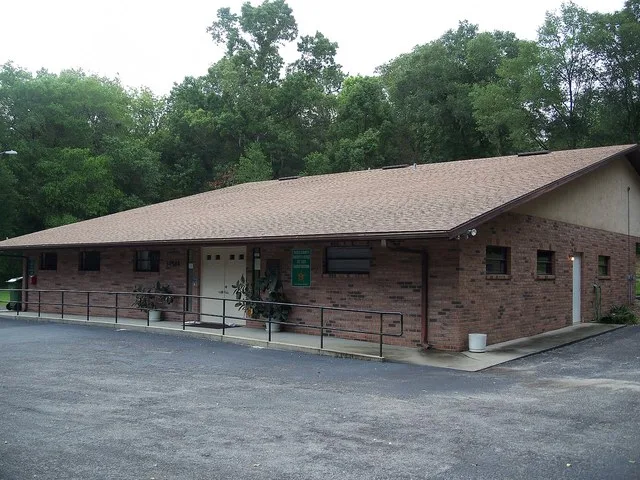 St. Leo : Town hall