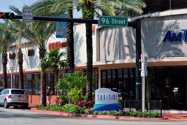 New Surfside sign on Harding Ave. since 2013
