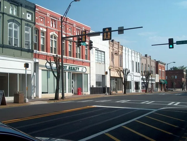 Downtown Cedartown taken by Cculber007 on September 1, 2007