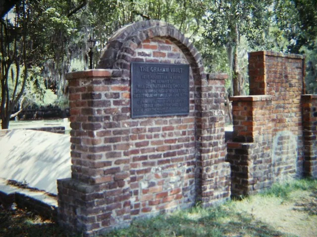 Savannah: Colonial Park Cemetery, Graham Vault