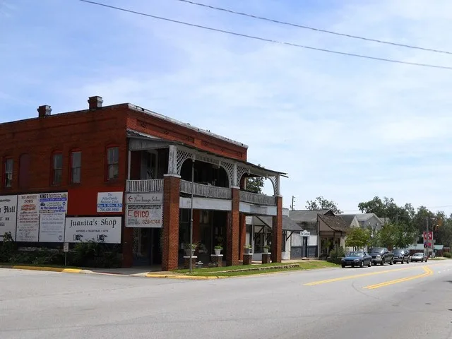 This is a photograph of Hamilton, Georgia.