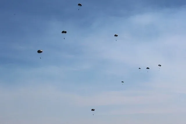 Georgia National Guard (Army and Air) personnel para-shooting into Remagen.