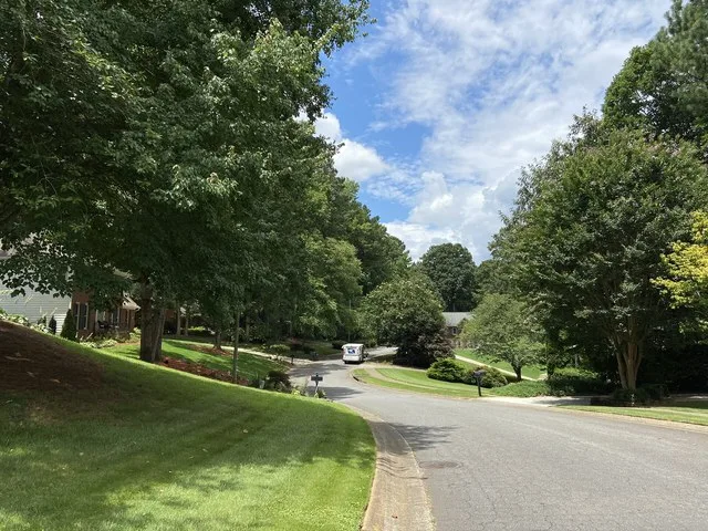 A typical residential street in Mableton