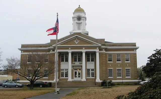 Richard Chambers, photographer, photo taken 02/21/2007 while driving through Metter . This photograph shows the Candler County Courthouse from the front.