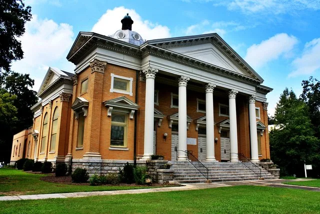 The Young J. Allen Jr. Memorial Church is one of the contributing buildings of the Oxford Historic District .