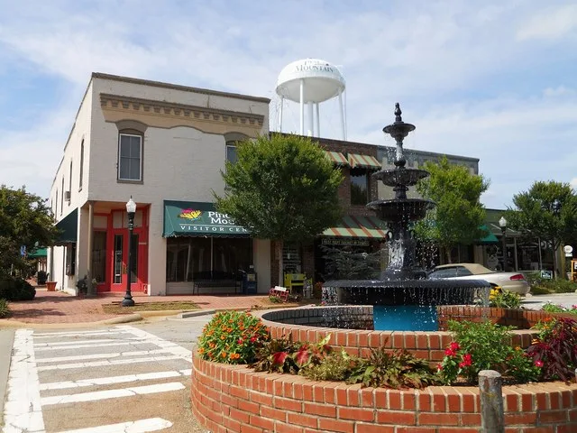 This is a photograph of downtown Pine Mountain, Georgia.