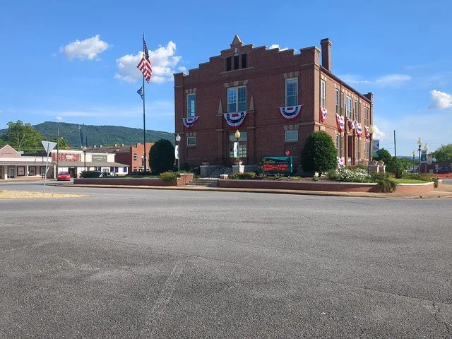 The Dade County Courthouse in Trenton, Georgia