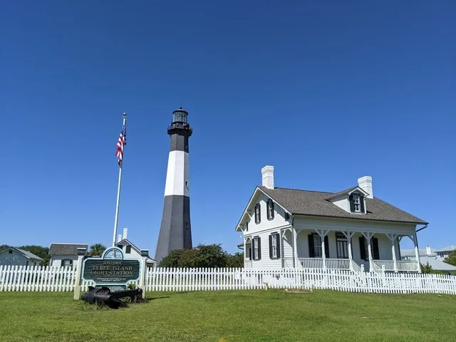 Lighthouse and lighthouse keeper's cottage on Tybee Beach in Georgia