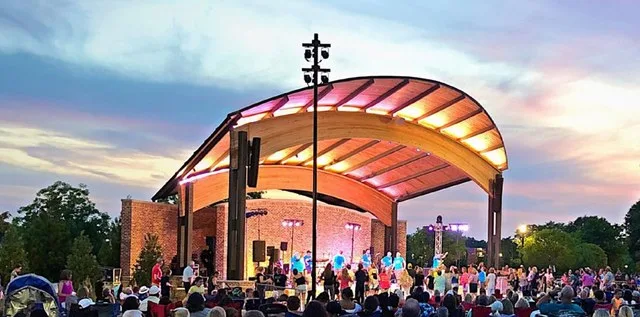 Winder, Georgia, Downtown — Jug Tavern Park, Swingin' Medallions Concert