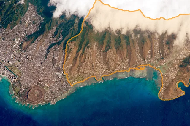 East Honolulu, Hawaii on the island of Oahu in Hawaii, United States This file was derived from: ISS-47 Honolulu, Hawaii.jpg with information from https://files.hawaii.gov/dbedt/o...