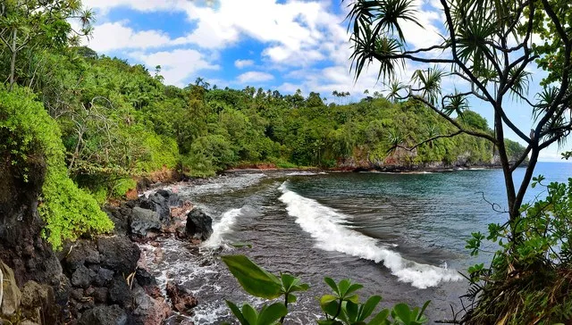 Green Bay, Big Island